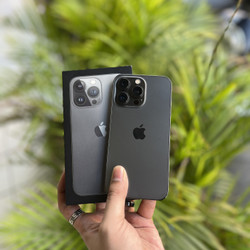Iphone 15 for a week battery life