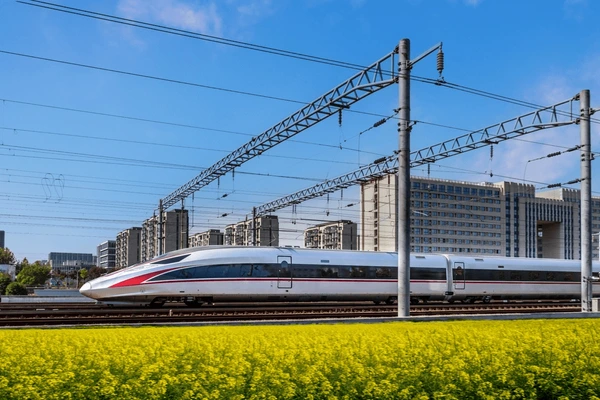 3 CR Fuxing: 350km/h China